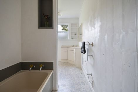 Photo of property in 393 Aokautere Drive, Aokautere, Palmerston North, 4471