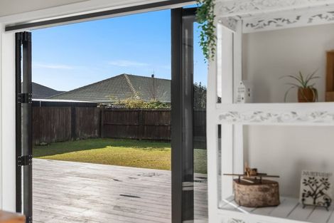 Photo of property in 83 Arcon Drive, Broomfield, Christchurch, 8042