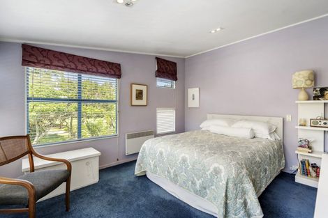 Photo of property in 2/34 Seabreeze Road, Narrow Neck, Auckland, 0624