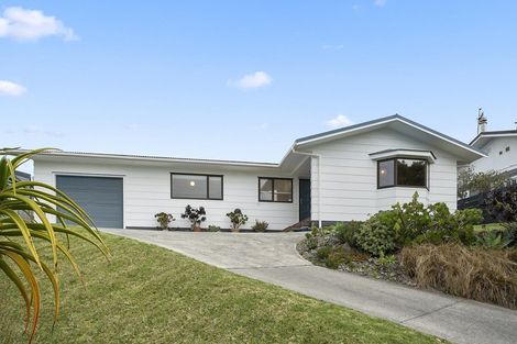 Photo of property in 14 Frances Street, Waikanae Beach, Waikanae, 5036