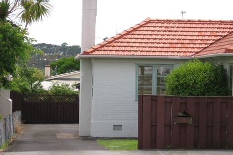 Photo of property in 2/11 Kiwi Road, Point Chevalier, Auckland, 1022