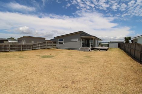 Photo of property in 124 Rangiora Crescent, Matarangi, Whitianga, 3592