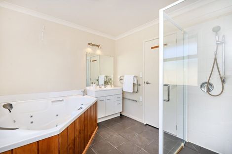 Photo of property in 10 Walnut Grove, Whakatane, 3120