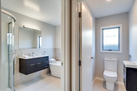 Photo of property in 8 Kaituna Place, Te Awa, Napier, 4110