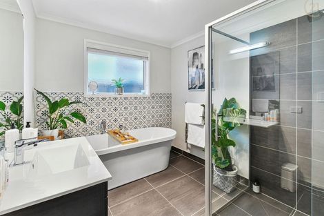 Photo of property in 3 Acqua Place, Karaka, Papakura, 2113