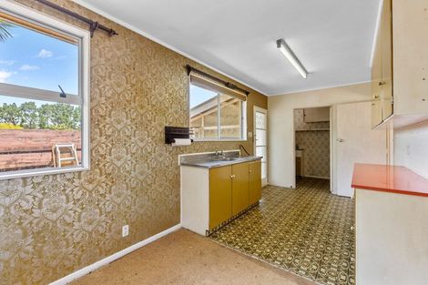 Photo of property in 17 Carlton Terrace, Westown, New Plymouth, 4310