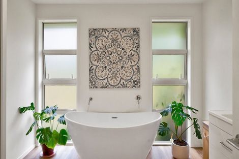 Photo of property in 16 Atutahi Street, Hurdon, New Plymouth, 4310