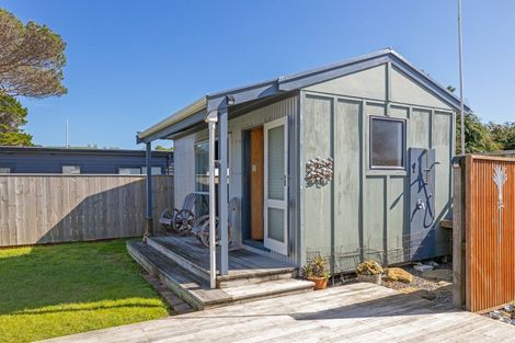 Photo of property in 22 Pinedale Crescent, Riversdale Beach, Masterton, 5872