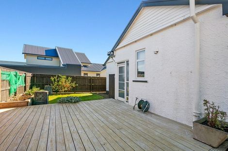 Photo of property in 41 Omata Road, Marfell, New Plymouth, 4310