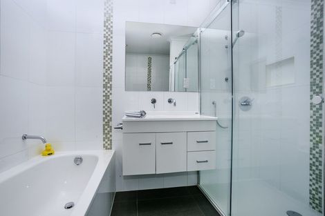 Photo of property in 4 King Richard Place, Browns Bay, Auckland, 0630