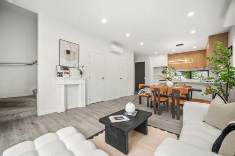 Photo of property in 21a Hillcrest Avenue, Hillcrest, Auckland, 0627