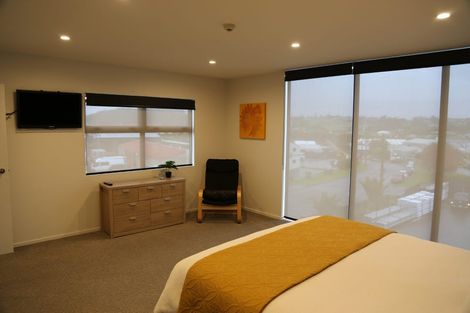 Photo of property in 1/86 Hurlstone Drive, Waiwhakaiho, New Plymouth, 4312