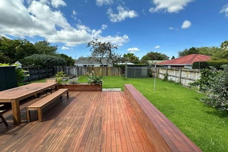 Photo of property in 1/5 Hill Crescent, Papakura, 2110