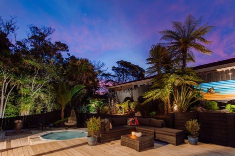 Photo of property in 13 Berkshire Terrace, Massey, Auckland, 0614