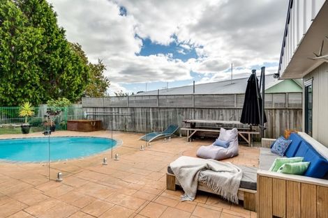 Photo of property in 15 Carl Avenue, Havelock North, 4130