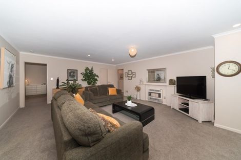 Photo of property in 66 Roberts Line, Kelvin Grove, Palmerston North, 4414