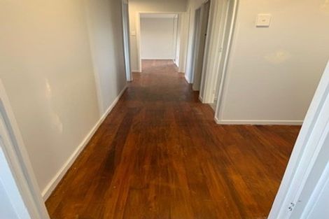 Photo of property in 35 Thornlow Street, Glendene, Auckland, 0602