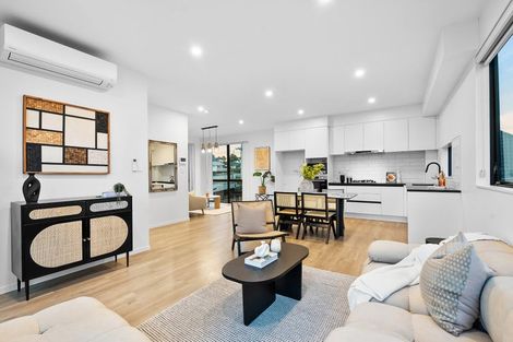 Photo of property in 1/258 Lake Road, Hauraki, Auckland, 0622