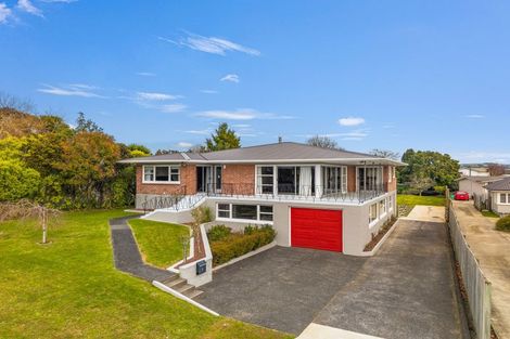 Photo of property in 12 Racecourse Road, Waiuku, 2123