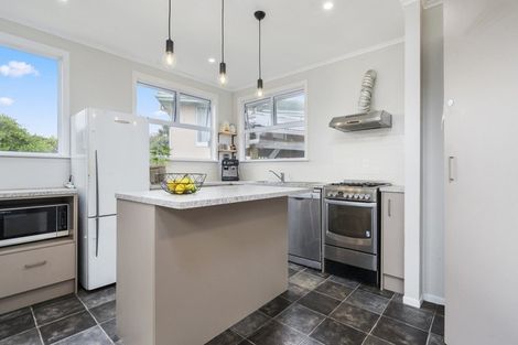 Photo of property in 9 Anson Place, Westown, New Plymouth, 4310