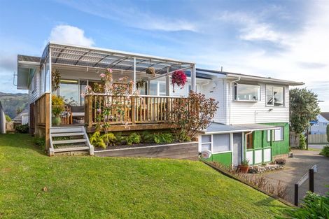 Photo of property in 64 Ernest Street, Ranui, Porirua, 5024