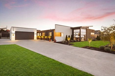 Photo of property in 17 Mike Smith Drive, Cambridge, 3434