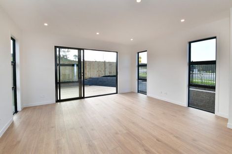 Photo of property in 15 Makenu Crescent, Wainui, Silverdale, 0992