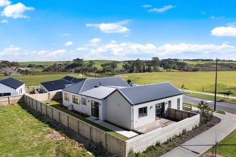 Photo of property in 1 Kentucky Blue Road, Karaka, 2580