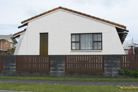 Photo of property in 9 Kauri Street, Inglewood, 4330