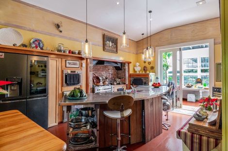 Photo of property in 1 Mclean Street, Woodville, 4920