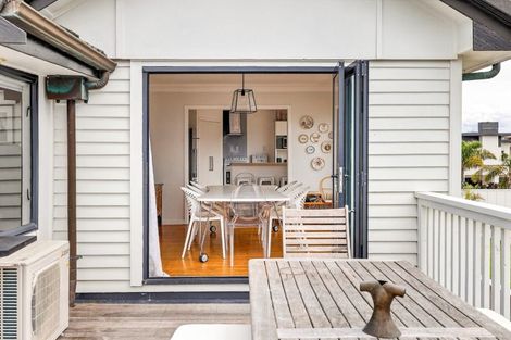 Photo of property in 4 Oceanbeach Road, Mount Maunganui, 3116