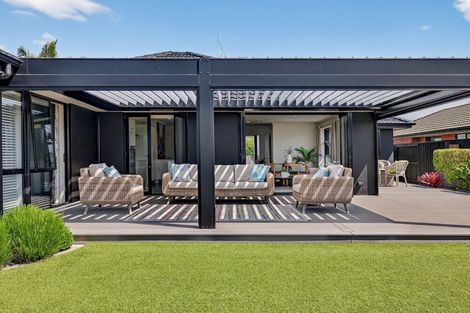 Photo of property in 52 Carrington Drive, Papamoa Beach, Papamoa, 3118