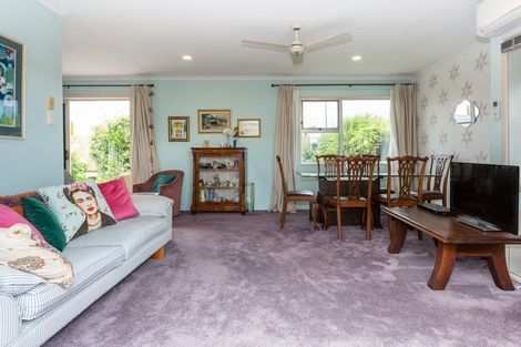 Photo of property in 17 Puketapu Road, Taradale, Napier, 4112