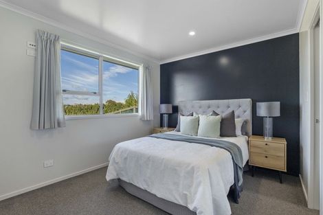 Photo of property in 7c Fairview Place, Westown, New Plymouth, 4310