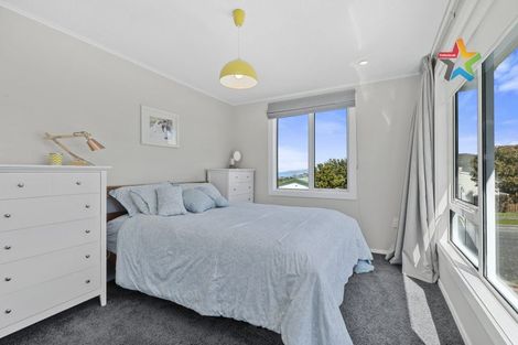 Photo of property in 18 Kaitangata Crescent, Kelson, Lower Hutt, 5010