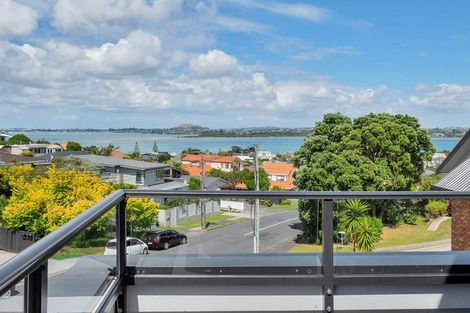 Photo of property in 2/36 Devon Road, Bucklands Beach, Auckland, 2012