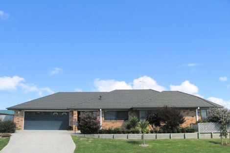 Photo of property in 81 Summerland Crescent, Papamoa Beach, Papamoa, 3118