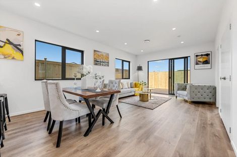 Photo of property in 4 Ngakau Road, Karaka, 2113