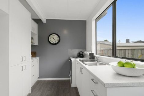 Photo of property in 22 Elizabeth Street, Moera, Lower Hutt, 5010