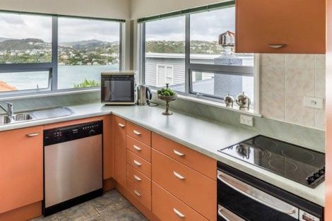 Photo of property in 40 Mana View Road, Paremata, Porirua, 5026