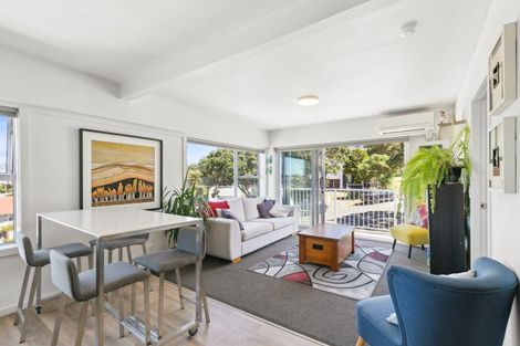 Photo of property in 11/32 Akaroa Drive, Maupuia, Wellington, 6022