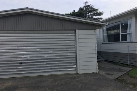 Photo of property in 58 Chilcott Road, Henderson, Auckland, 0612