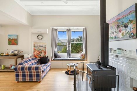 Photo of property in 11 Carow Street, Palmerston North, 4410