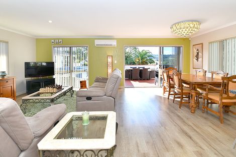 Photo of property in 5a Hammond Avenue, Hatfields Beach, Orewa, 0931