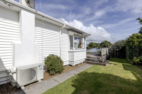 Photo of property in 20 Cameron Street, New Plymouth, 4310