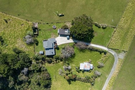 Photo of property in 2656 South Head Road, South Head, Helensville, 0874