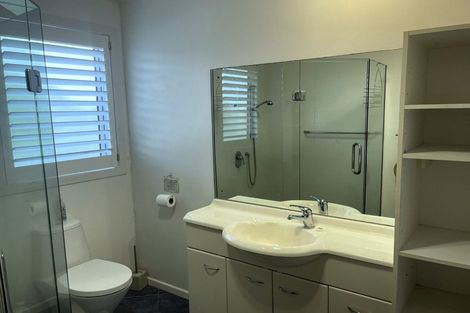 Photo of property in 8 Divich Avenue, Te Atatu South, Auckland, 0610