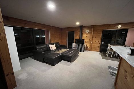 Photo of property in 36 Meadowvale Rise, Titirangi, Auckland, 0604