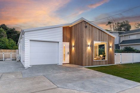 Photo of property in 30a Middleton Road, Johnsonville, Wellington, 6037