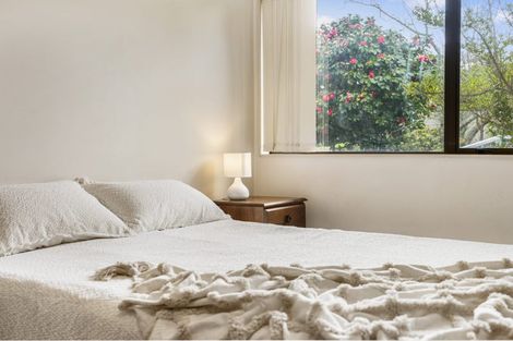 Photo of property in 35 Rehia Road, Massey, Auckland, 0614